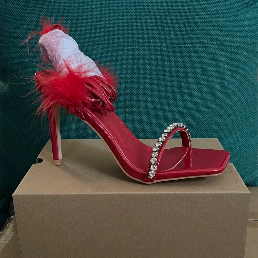 Chic Red Feathered Women's Heels